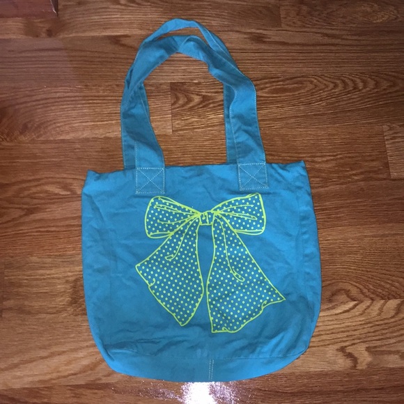 Cute Bow Bag - Picture 1 of 4